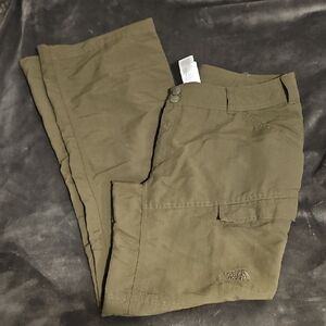The North Face Green Cargo Pants for Outdoor Adventures